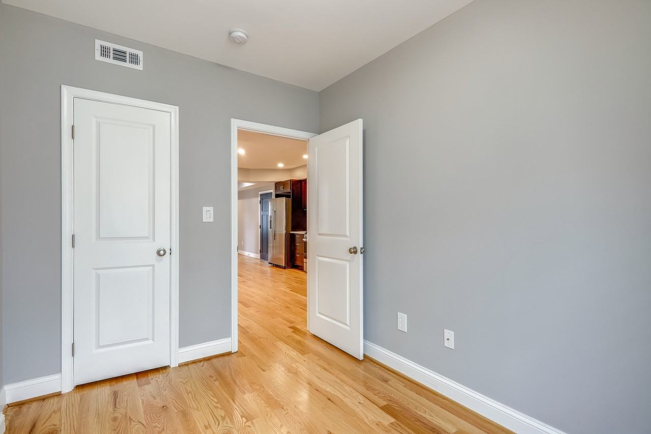 116 Emerson St Nw #1 - Photo 2 of 11