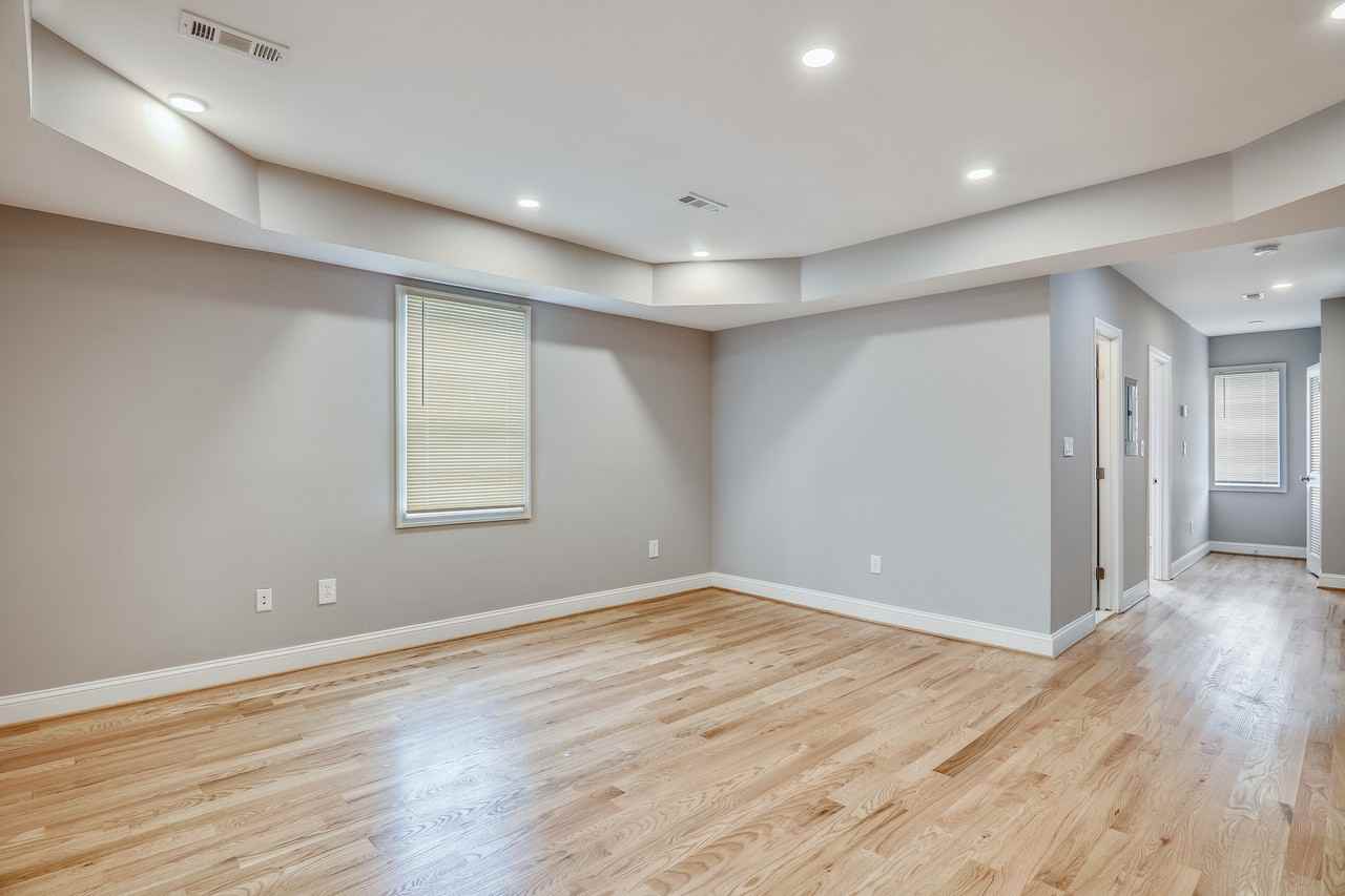 116 Emerson St Nw #1 - Photo 4 of 11