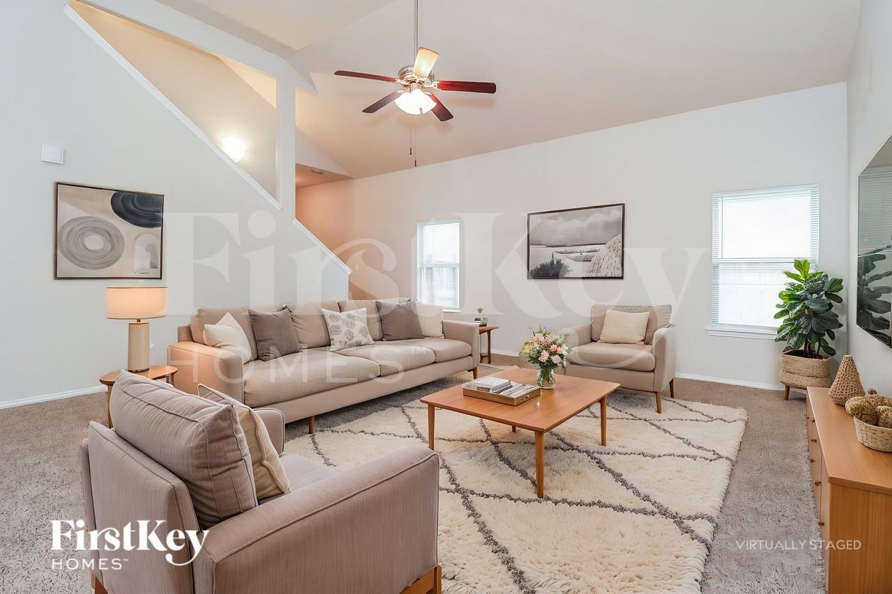 963 Ranch Rd - Photo 3 of 19