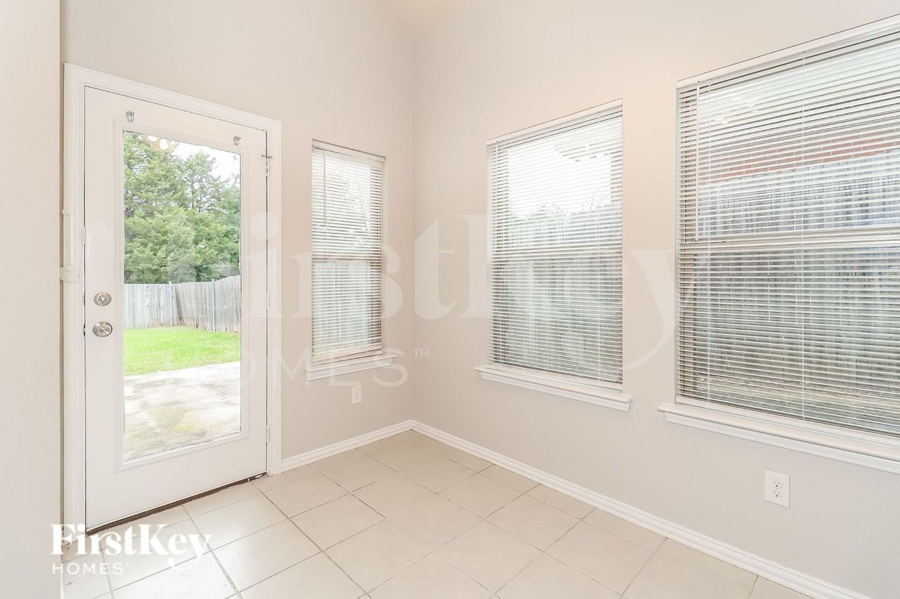 963 Ranch Rd - Photo 5 of 19