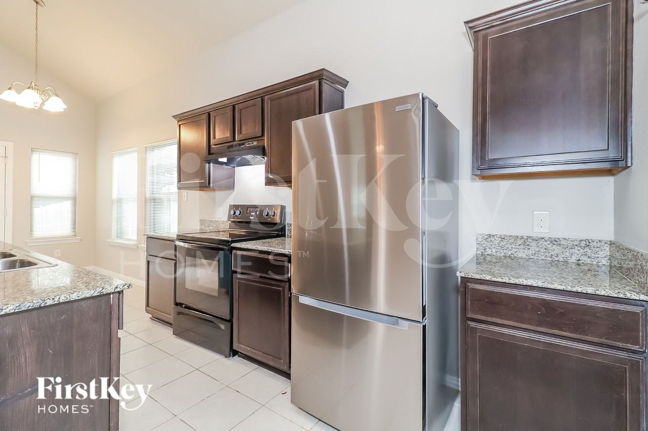 963 Ranch Rd - Photo 7 of 19