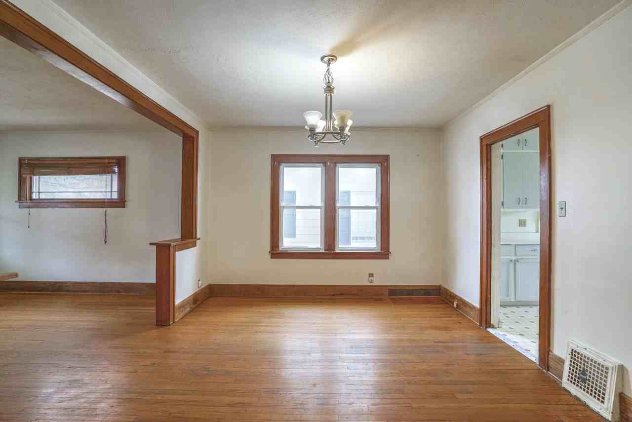 525 E Eckman St - Photo 7 of 15