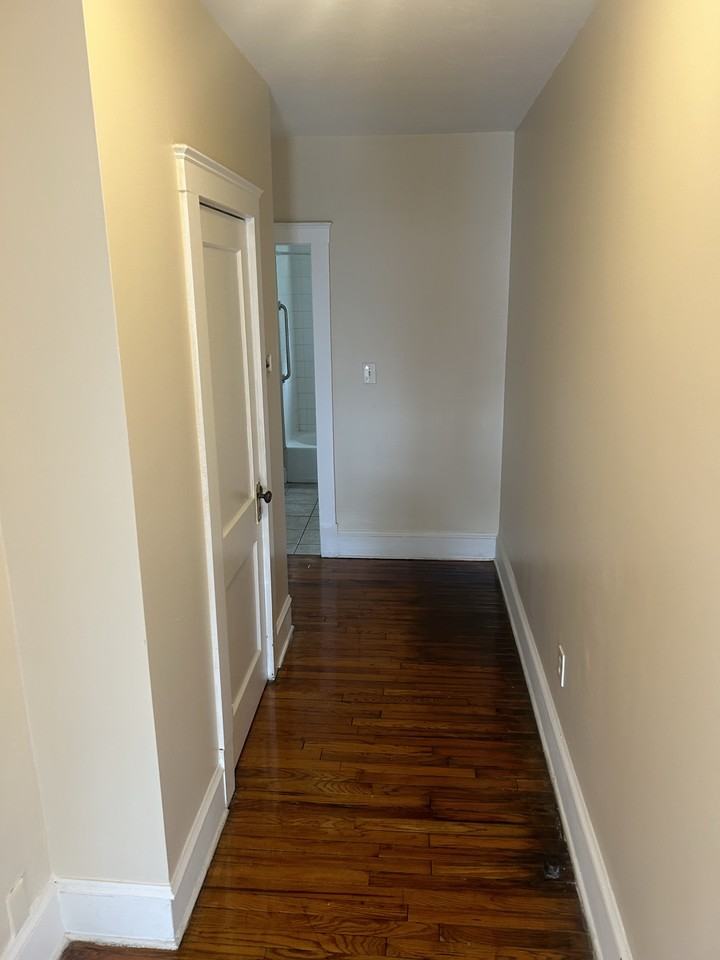 36 Granfield Ave #2R - Photo 3 of 4