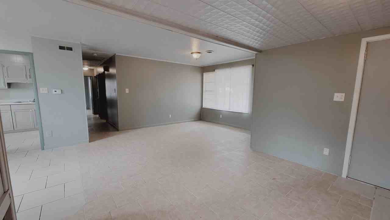 1276 George St Ne - Photo 4 of 14