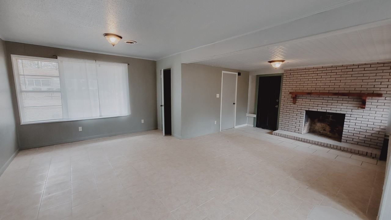 1276 George St Ne - Photo 5 of 14