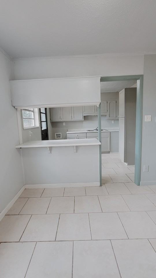 1276 George St Ne - Photo 6 of 14