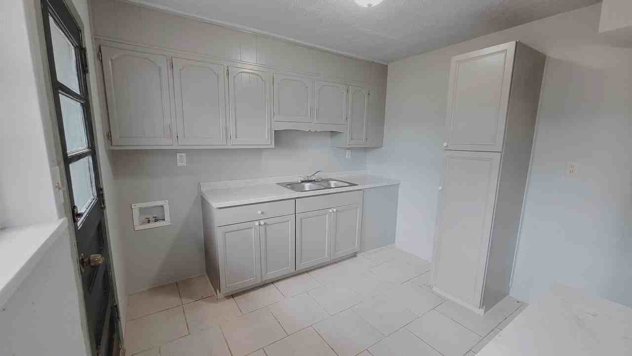 1276 George St Ne - Photo 7 of 14