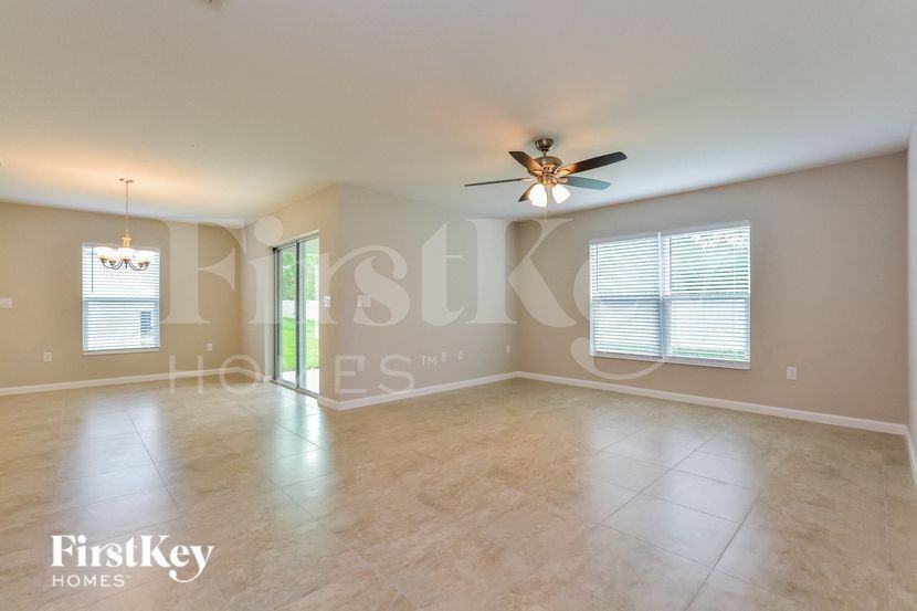 481 Earheart Dr - Photo 2 of 15