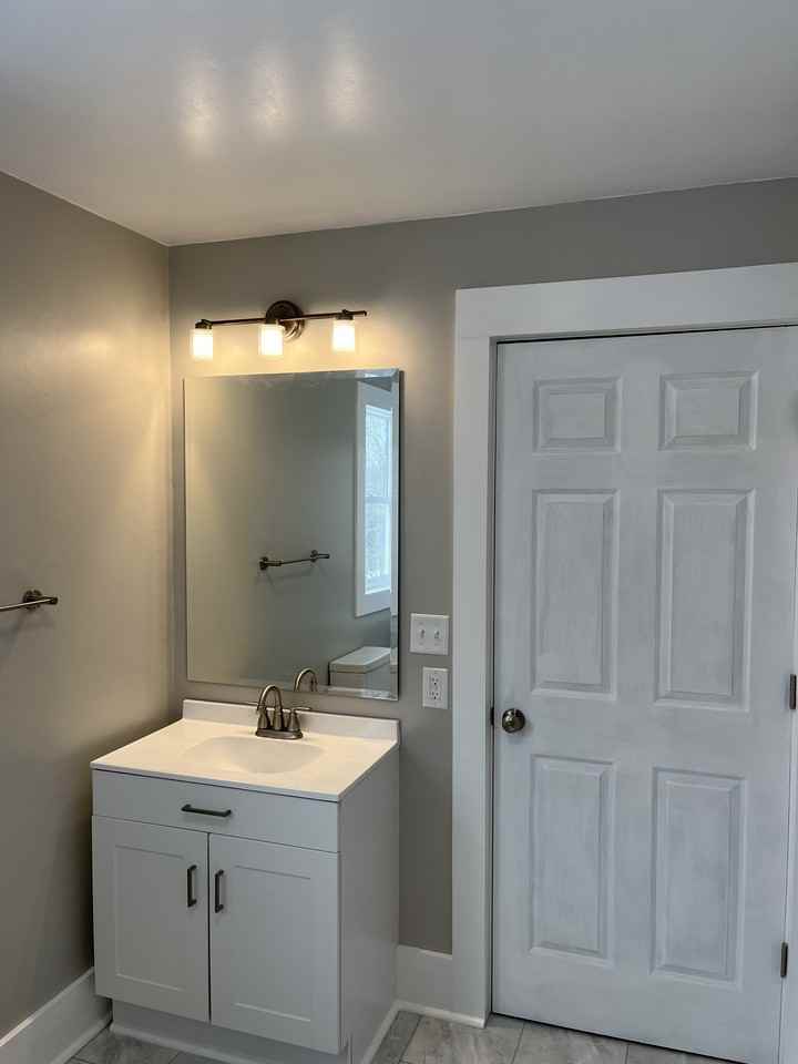 1227 W 22nd St - Photo 4 of 19