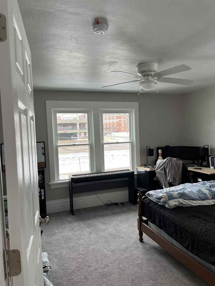 1227 W 22nd St - Photo 5 of 19