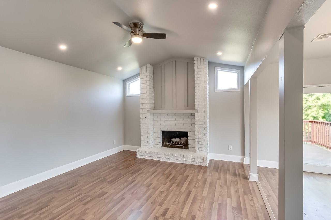 506 Stonebridge Dr - Photo 2 of 5