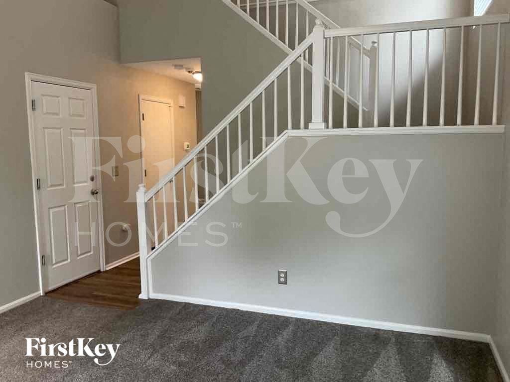 5135 Nighthawk Pkwy - Photo 2 of 11