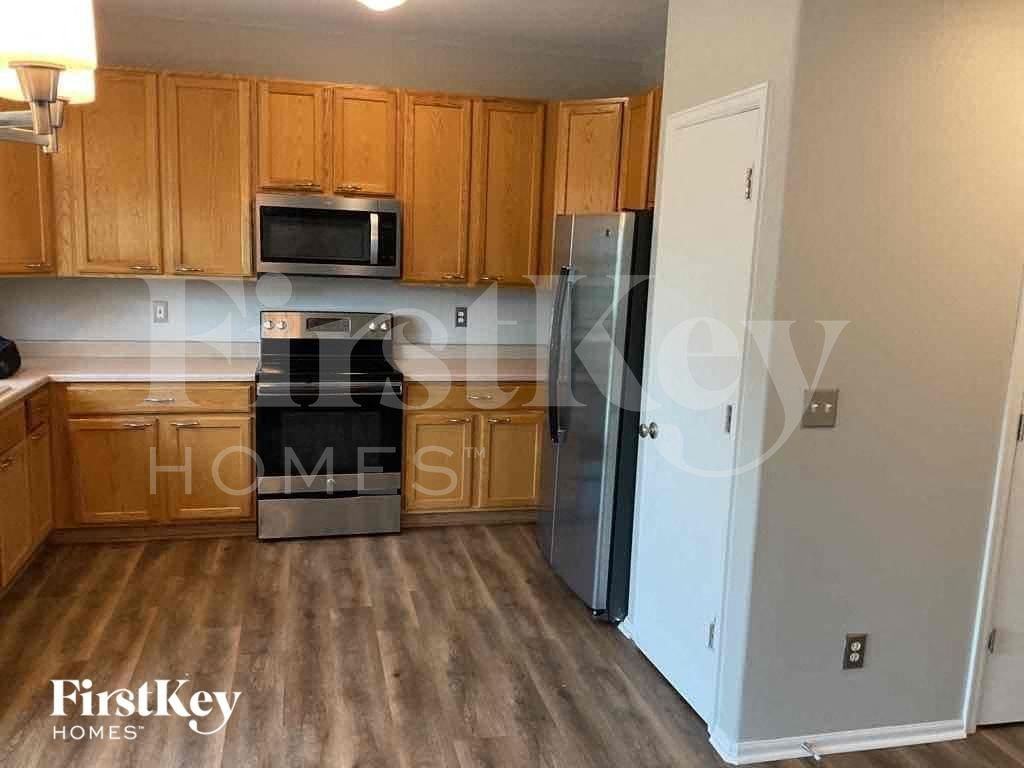 5135 Nighthawk Pkwy - Photo 5 of 11