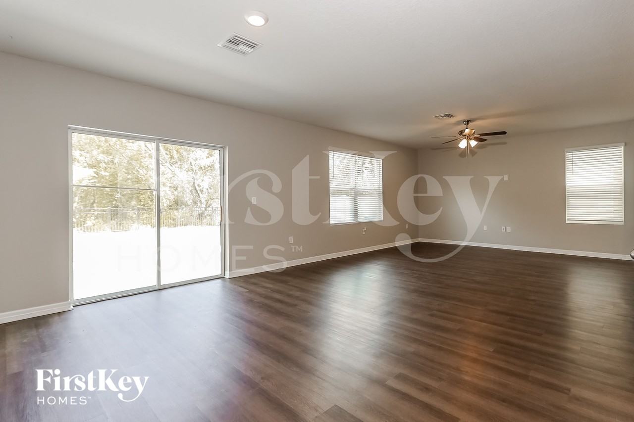 12411 Pagoda Pl - Photo 3 of 15