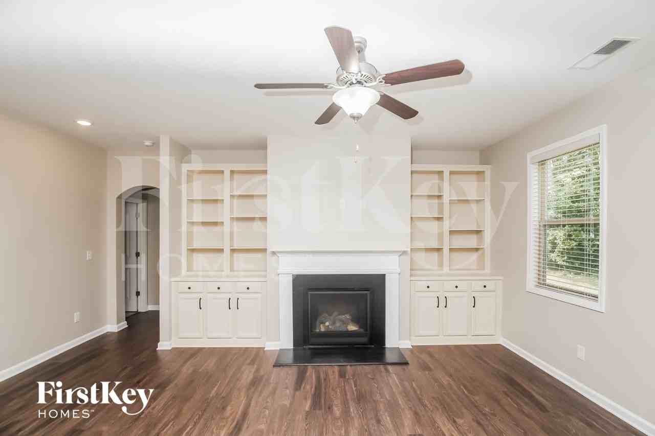 416 Lanier Ct - Photo 3 of 15