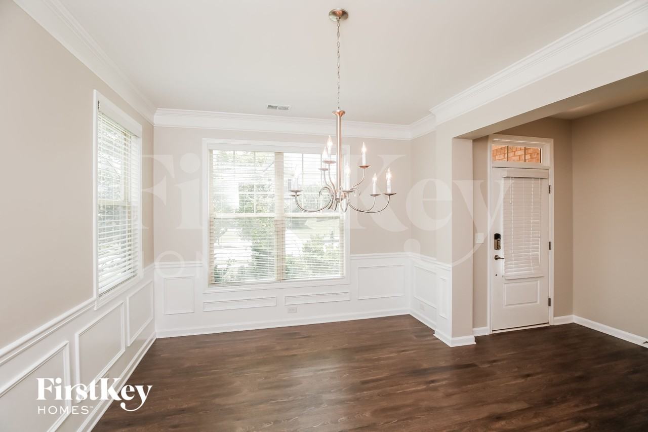 416 Lanier Ct - Photo 4 of 15