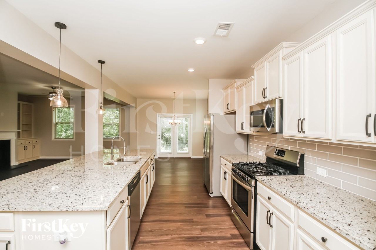 416 Lanier Ct - Photo 6 of 15