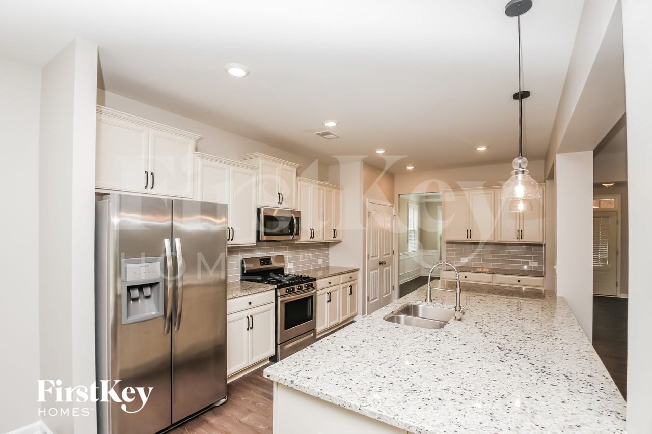 416 Lanier Ct - Photo 7 of 15