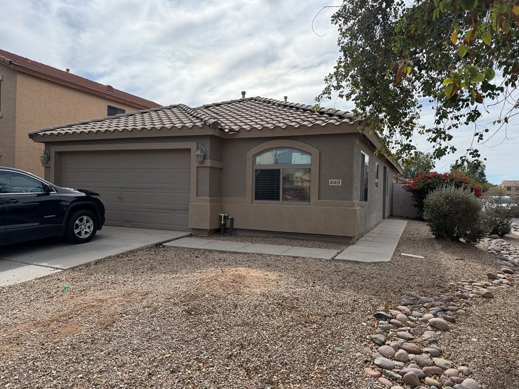 41415 W Hopper Dr - Photo 2 of 4