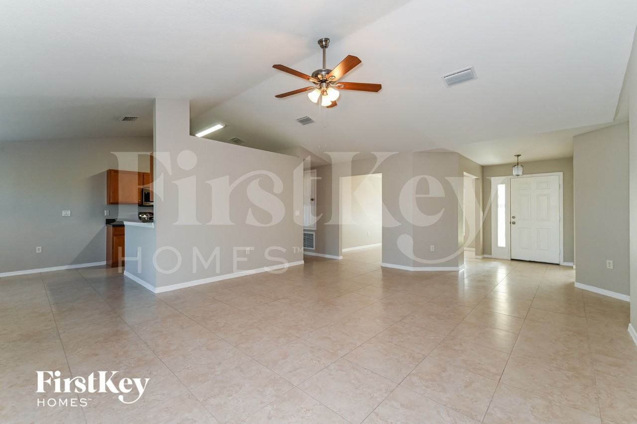 1920 Nw 24th Ave - Photo 5 of 15