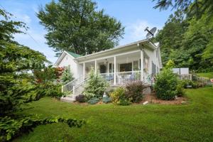 featured image of 456 Ena St