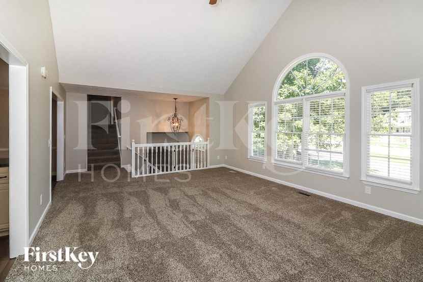 112 Wood Gate Dr - Photo 3 of 15