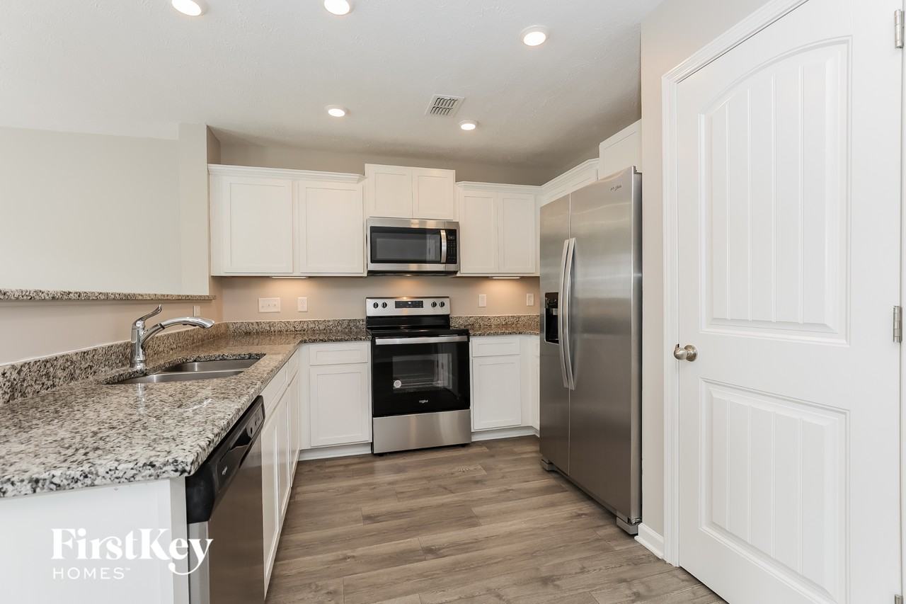 2230 Oak Dr - Photo 6 of 15