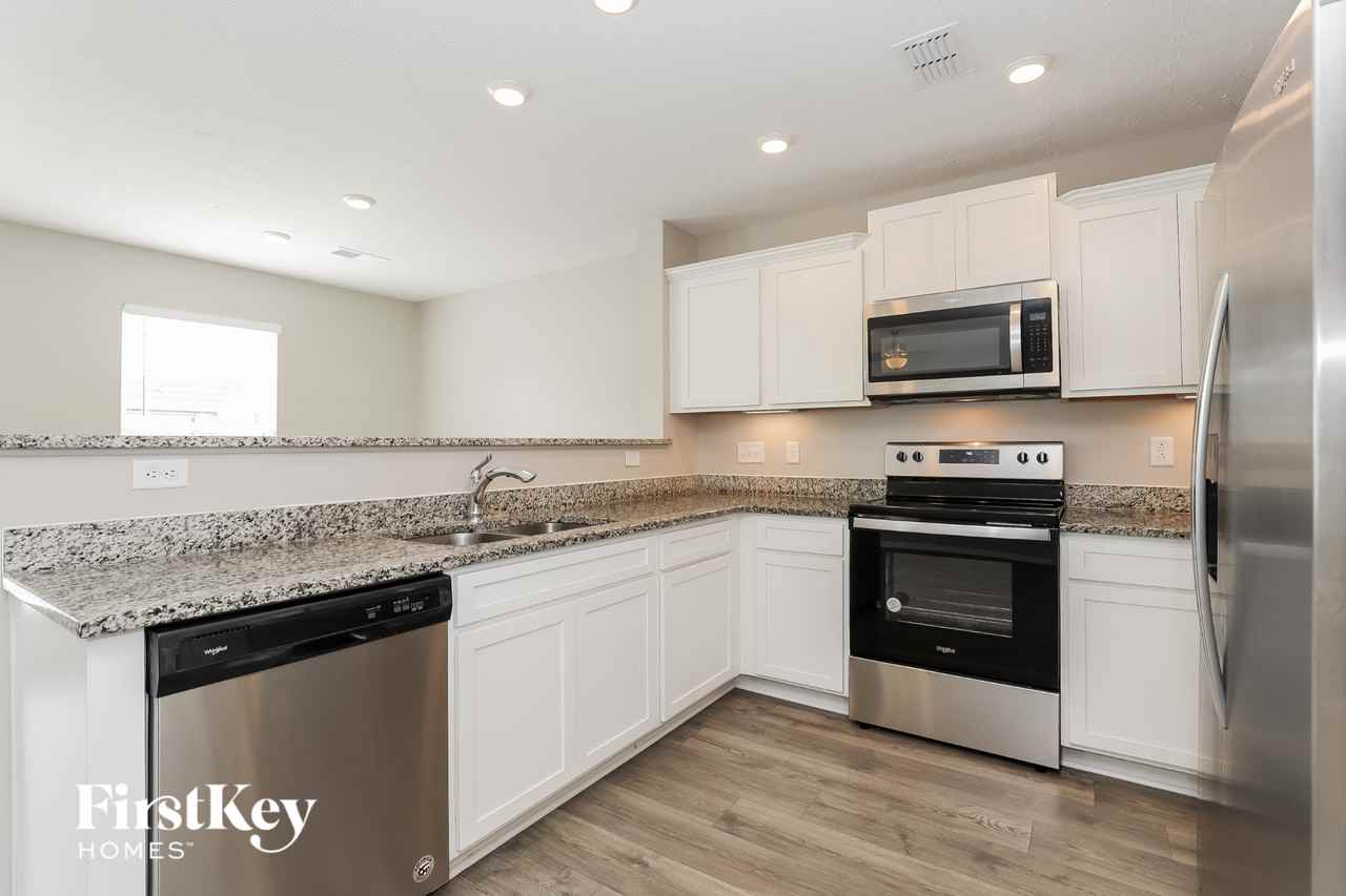 2230 Oak Dr - Photo 7 of 15