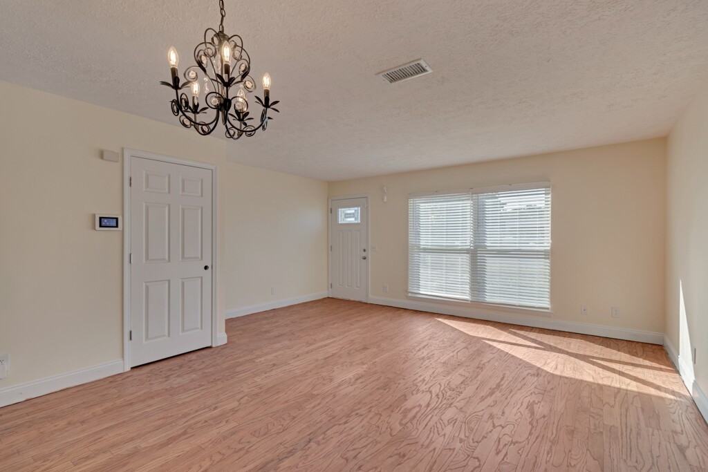 832 Tibet Ave - Photo 3 of 22