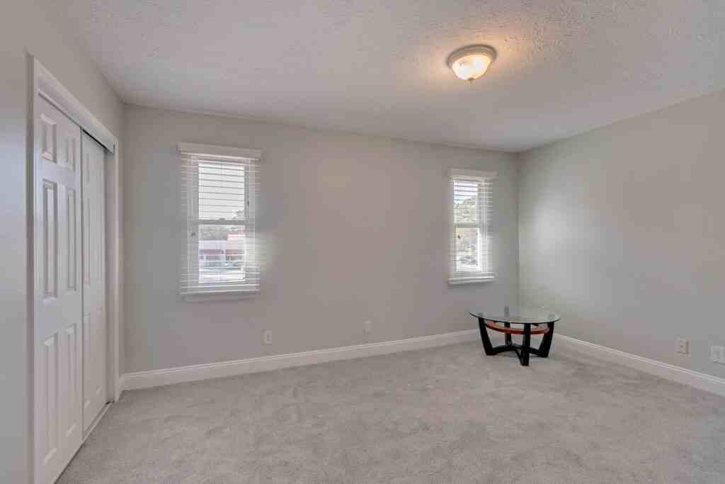 832 Tibet Ave - Photo 4 of 22