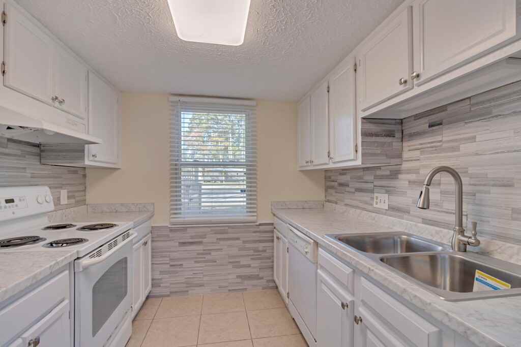 832 Tibet Ave - Photo 5 of 22