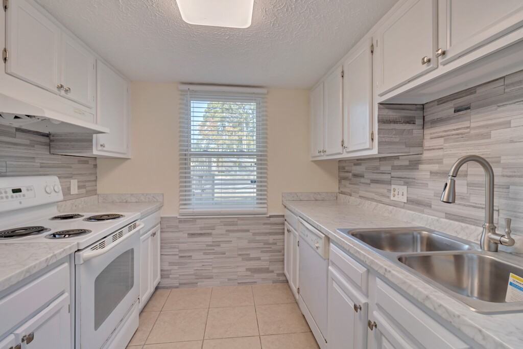 832 Tibet Ave - Photo 6 of 22