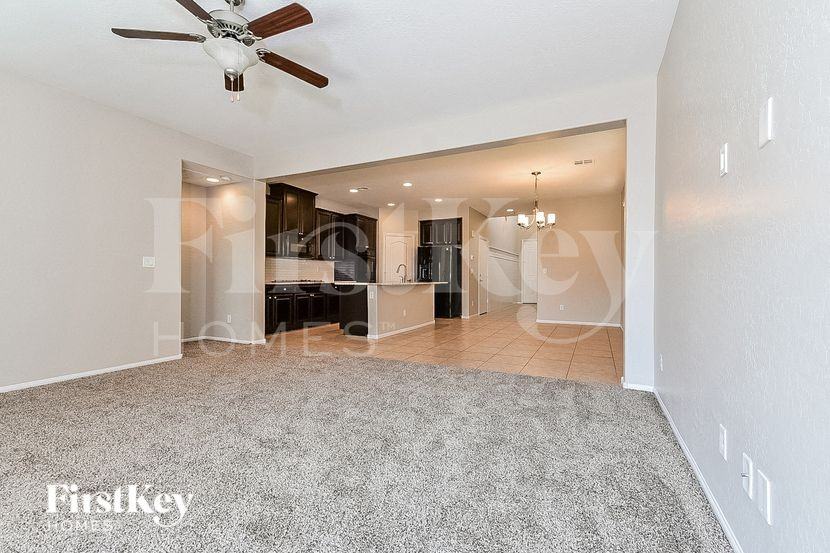 7504 Abby View St - Photo 4 of 15