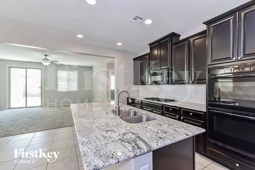 7504 Abby View St - Photo 6 of 15