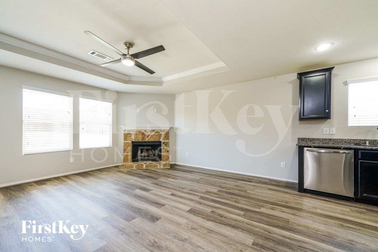 133 Waxberry Dr - Photo 3 of 15