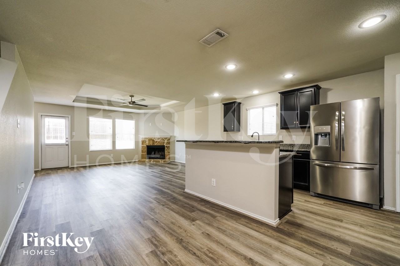 133 Waxberry Dr - Photo 5 of 15