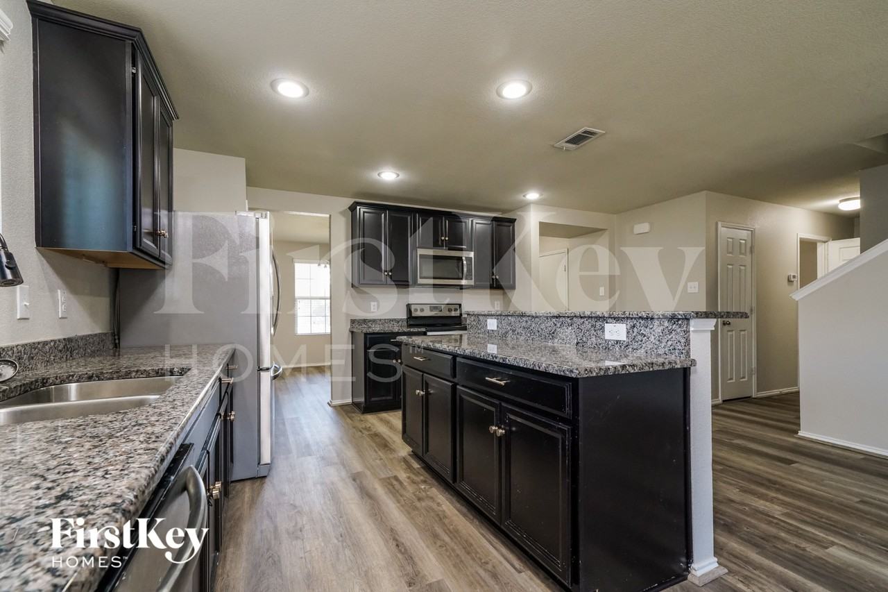 133 Waxberry Dr - Photo 6 of 15