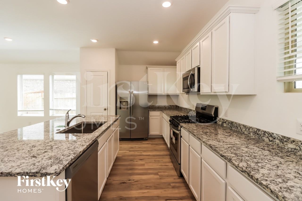 5212 Winding Stream Dr - Photo 6 of 15