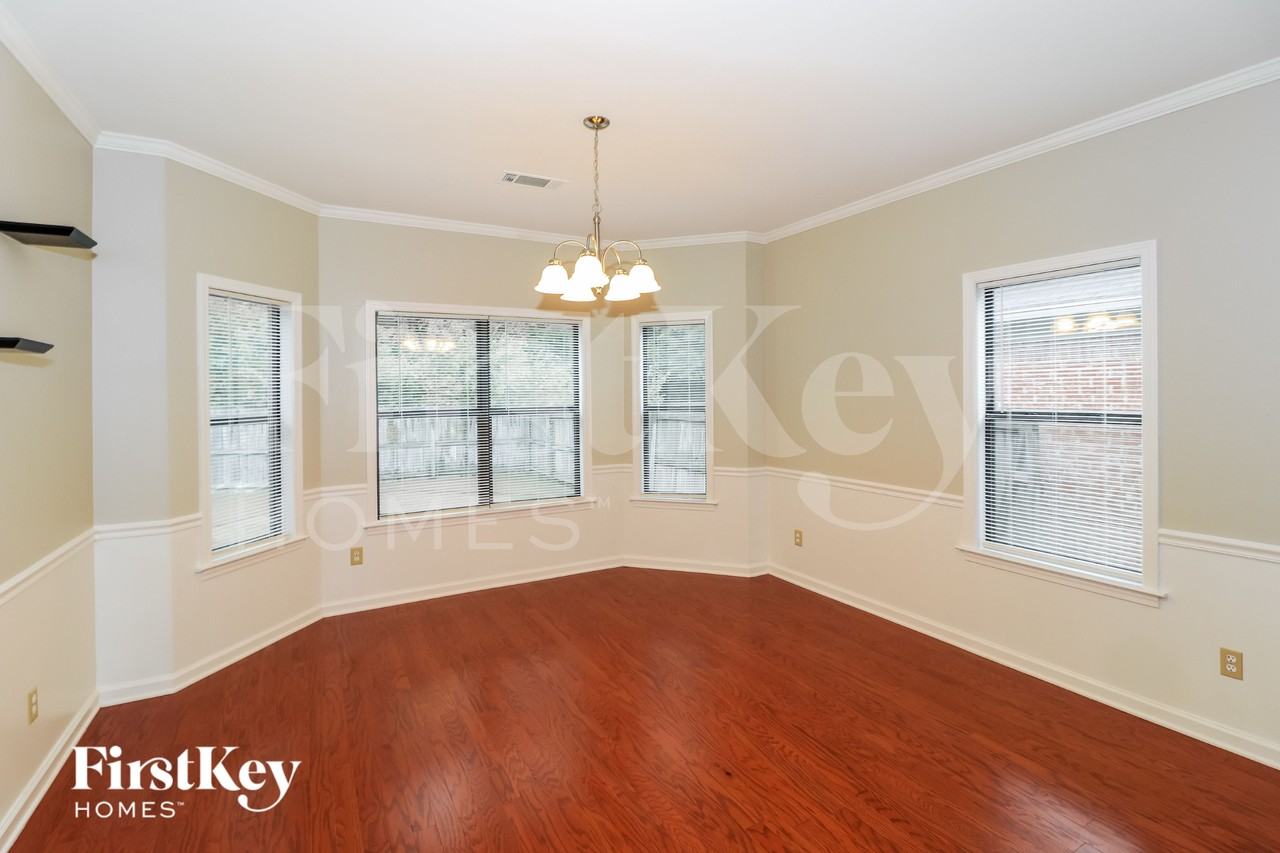 7996 Jills Creek Dr - Photo 5 of 15