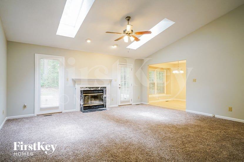 5208 Wallingford Dr - Photo 3 of 15