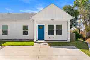 featured image of 2566 Oak St #2566