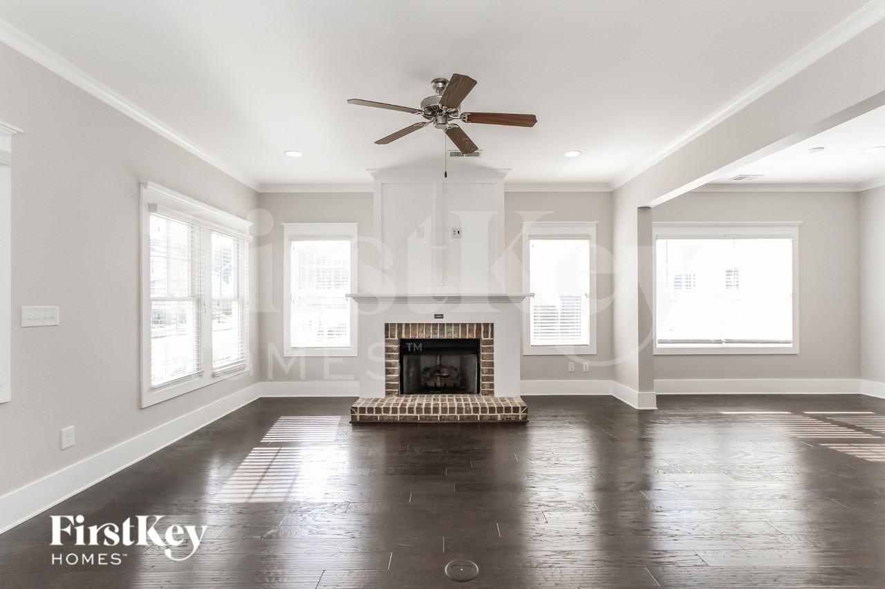 3330 Sawyer Dr - Photo 3 of 18