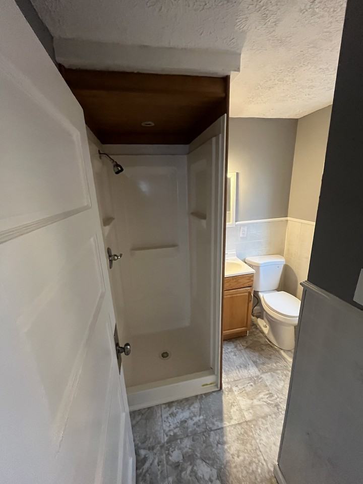 1440 E 9th St - Photo 7 of 13