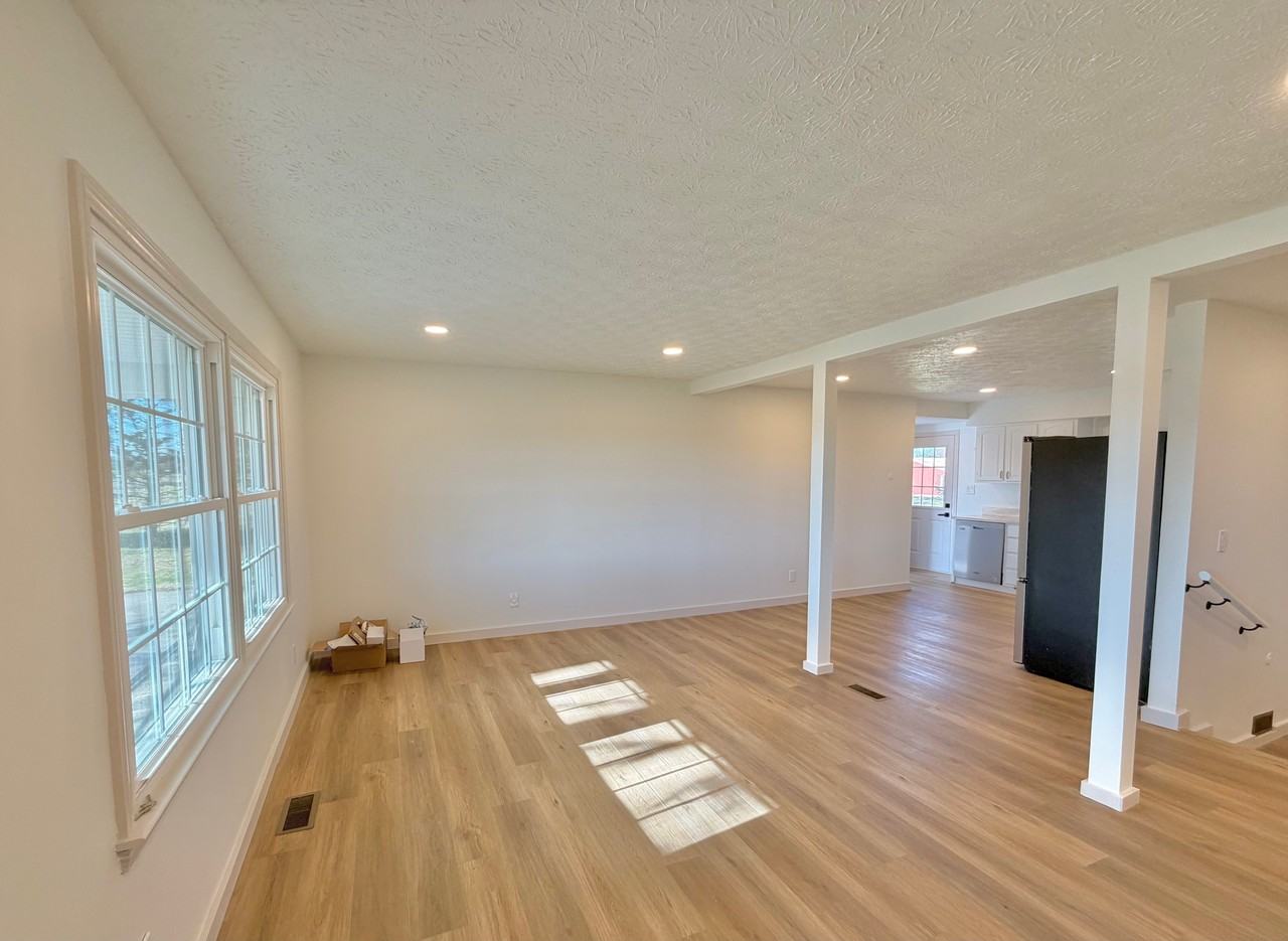 9148 Crottinger Rd - Photo 5 of 37