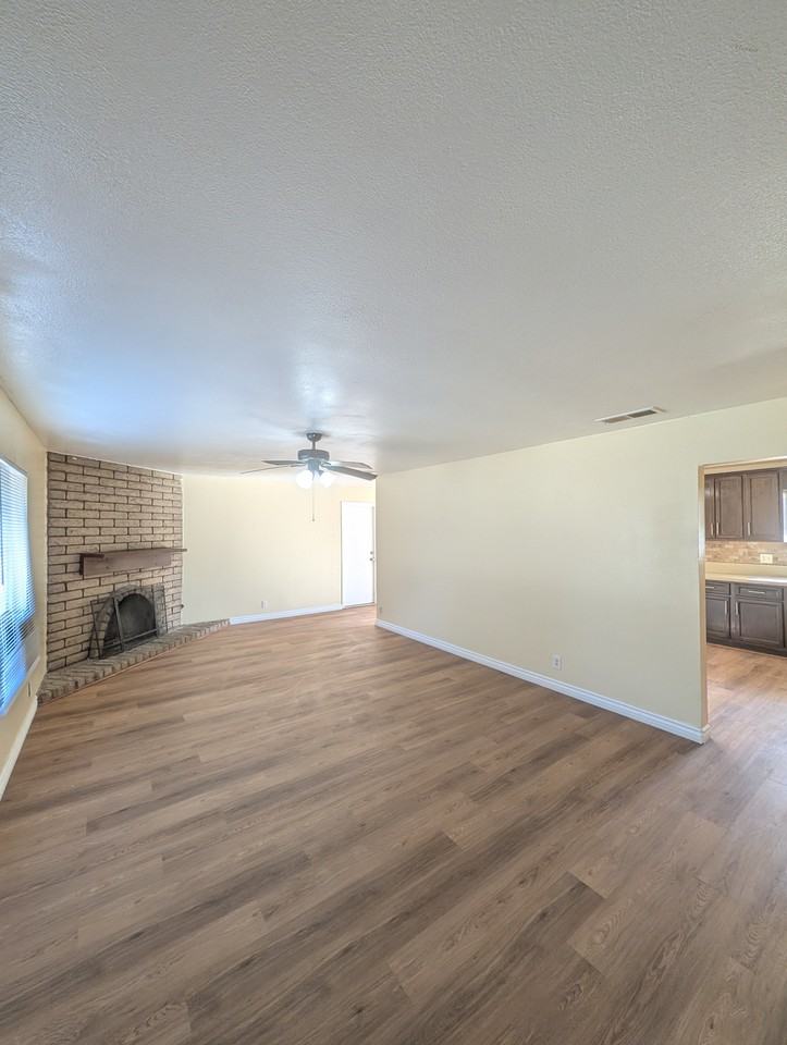 26820 Cornell St - Photo 2 of 22