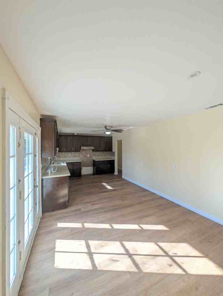 26820 Cornell St - Photo 4 of 22