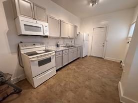 738 W Poplar St - Photo 1 of 1