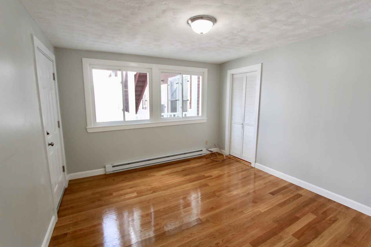 94 E Cottage St #3 - Photo 7 of 8