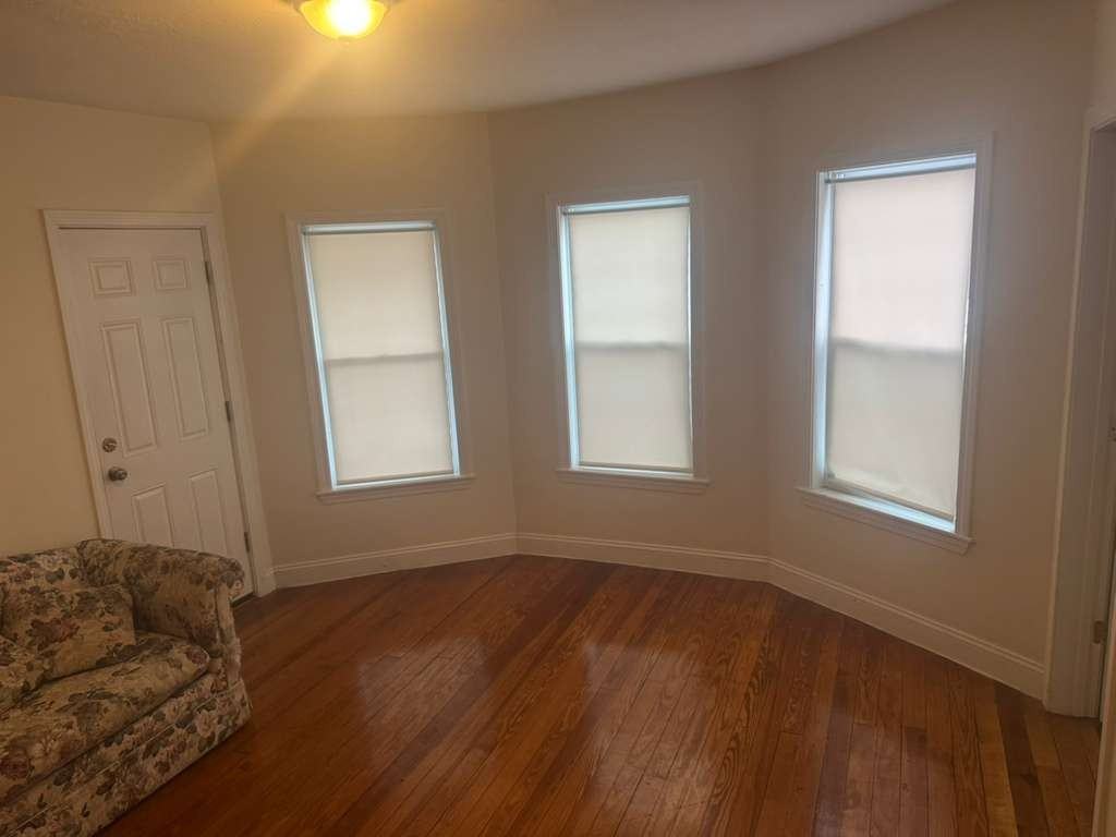 293 School St #2L - Photo 2 of 12