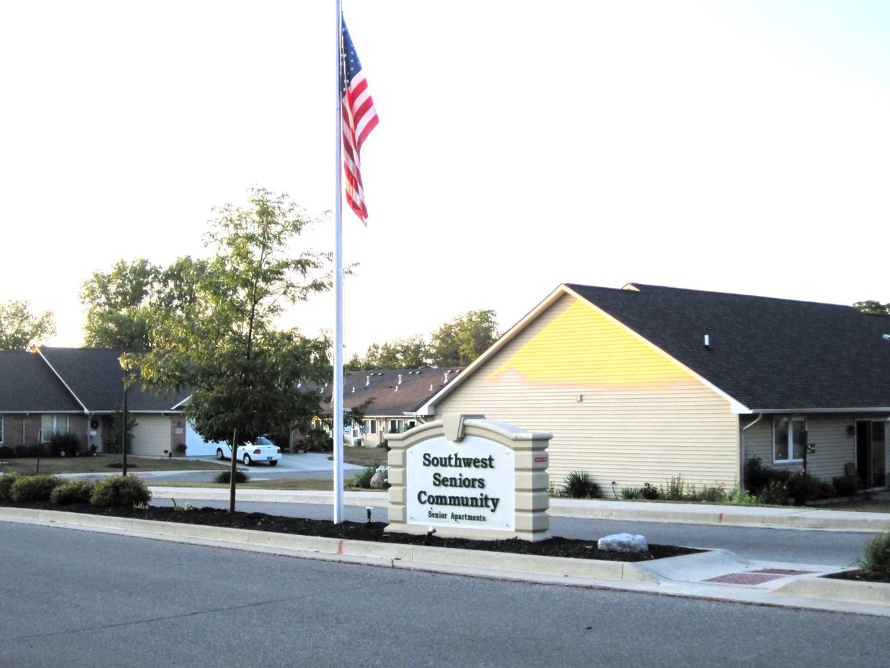 6321 Sapphire Trl #6321 - Photo 3 of 7